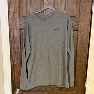 Patagonia Men's Heather Gray Long Sleeve Crewneck Tee